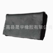 美国6名跳伞者带餐桌从4000米高空跃下：切牛排饮葡萄酒 食物餐巾纸乱飞